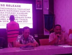 Tilap Dana Desa 389 Juta, Kadesnya Kabur.. Eh Ketangkap, Akhirnya Pake Baju Shopee juga