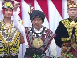 Dengan Khidmat Elemen Masyarakat Humbahas Dengarkan Pidato Presiden RI