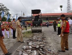 Menjelang Pemilu Damai Tahun 2024, Polres Taput Musnahkan 568 Knalpot Blong Hasil Operasi