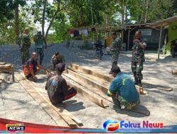 Koramil 02/Abanteng laksanakan Pemeliharaan bangunan (Harbang) pembuatan garasi kendaraan di Makoramil 