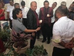 Bupati Taput Apresiasi Karya Warga Binaan Rutan Tarutung Bisa Warnai Pameran Dan Bazar HUT Taput Ke-78