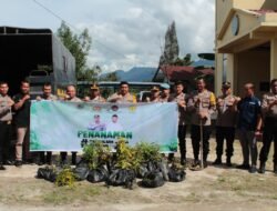 Polres Toba Tanam 100 Bibit Pohon Disekitaran Makopolres Toba Bentuk Kepedulian Polri Terhadap Lingkungan