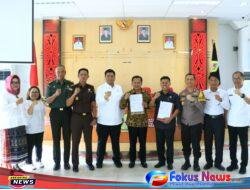 Pemkab Samosir, KPU dan Bawaslu Tandatangani Naskah Perjanjian Hibah Daerah Pendanaan penyelenggaraan Pemilihan Kepala Daerah 2024