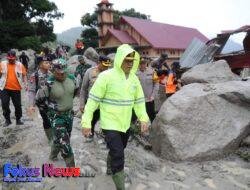 Kapolda Sumut Salurkan Bantuan dan Pastikan Pencarian Korban Longsor di Humbahas