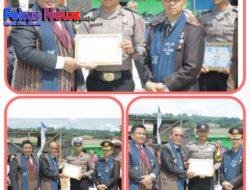 Pemkab Samosir berikan Penghargaan Prestasi Kepada Personil Polres Samosir 