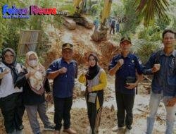 Pemerintah desa melaksanakan kegiatan Pembangunan jalan usaha tani dan jembatan
