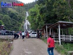 Libur Hari Raya, Objek Wisata Air Terjun Dipadati Pengunjung