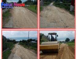 UPTD Peralatan Dinas PUTR Samosir Perbaiki Jalan Menuju Objek Wisata Air Terjun Efrata
