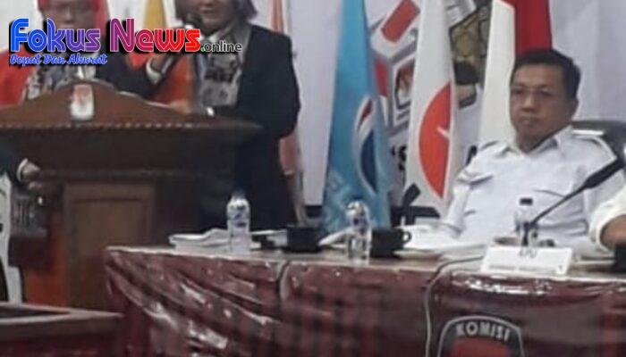 Pasangan Balon Bupati Dr.Hendri Tumbur Simamora, SE, MSI dan Ir. Yanto Sihotang Resmi mendaftar ke KPU Humbng Hasundutan