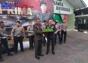 HUT TNI Ke-79, Kapolres Bitung Berikan Kejutan Kepada Dandim 1310 Bitung