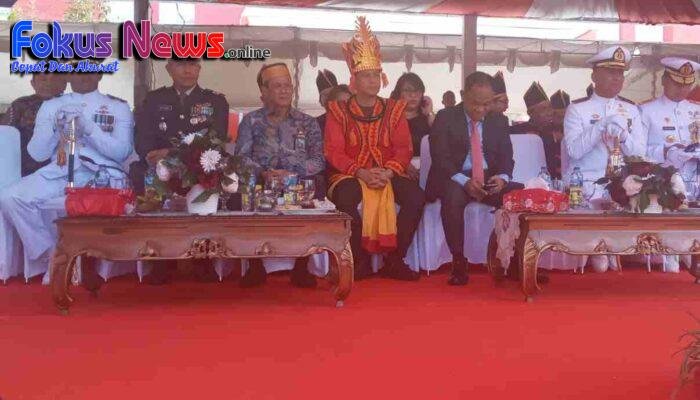 Kenakan Pakaian Adat Nias, Kapolres Bitung Hadir Upacara HUT Ke 34 Kota Bitung
