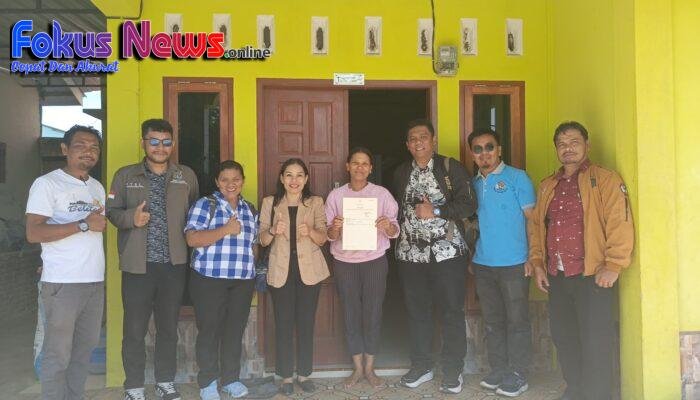 Kantor Pertanahan Kabupaten Tapanuli Utara Serahkan Sertipikat PTSL di Desa Siborong borong I, kecamatan siborong borong