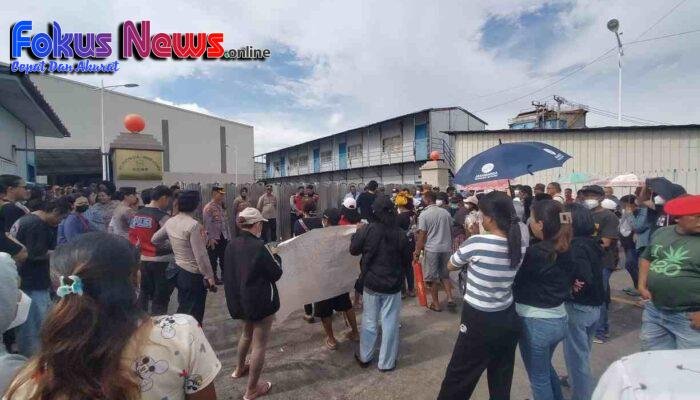 Tiga Tahun Hirup Bau Limbah, RDP Tak Dijalankan—Warga Kepung PT Futai Tuntut Penutupan !