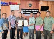 Penyerahan Sertipikat Tanah Milik Kementerian Pertanian oleh Kantor Pertanahan Kabupaten Tapanuli Utara