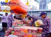 Tembus Kawio, KRI Selar-879 Kirim Ratusan Ton Logistik Bantuan Gempa