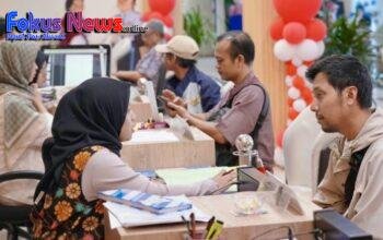 Ditengah Kesibukan, Warga Manfaatkan PELATARAN untuk Urusan Pertanahan saat Akhir Pekan